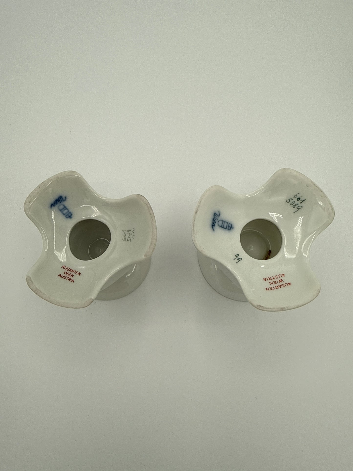 Augarten Wien – Paar Kerzenhalter „Wiener Rose“, grüner Randdekor