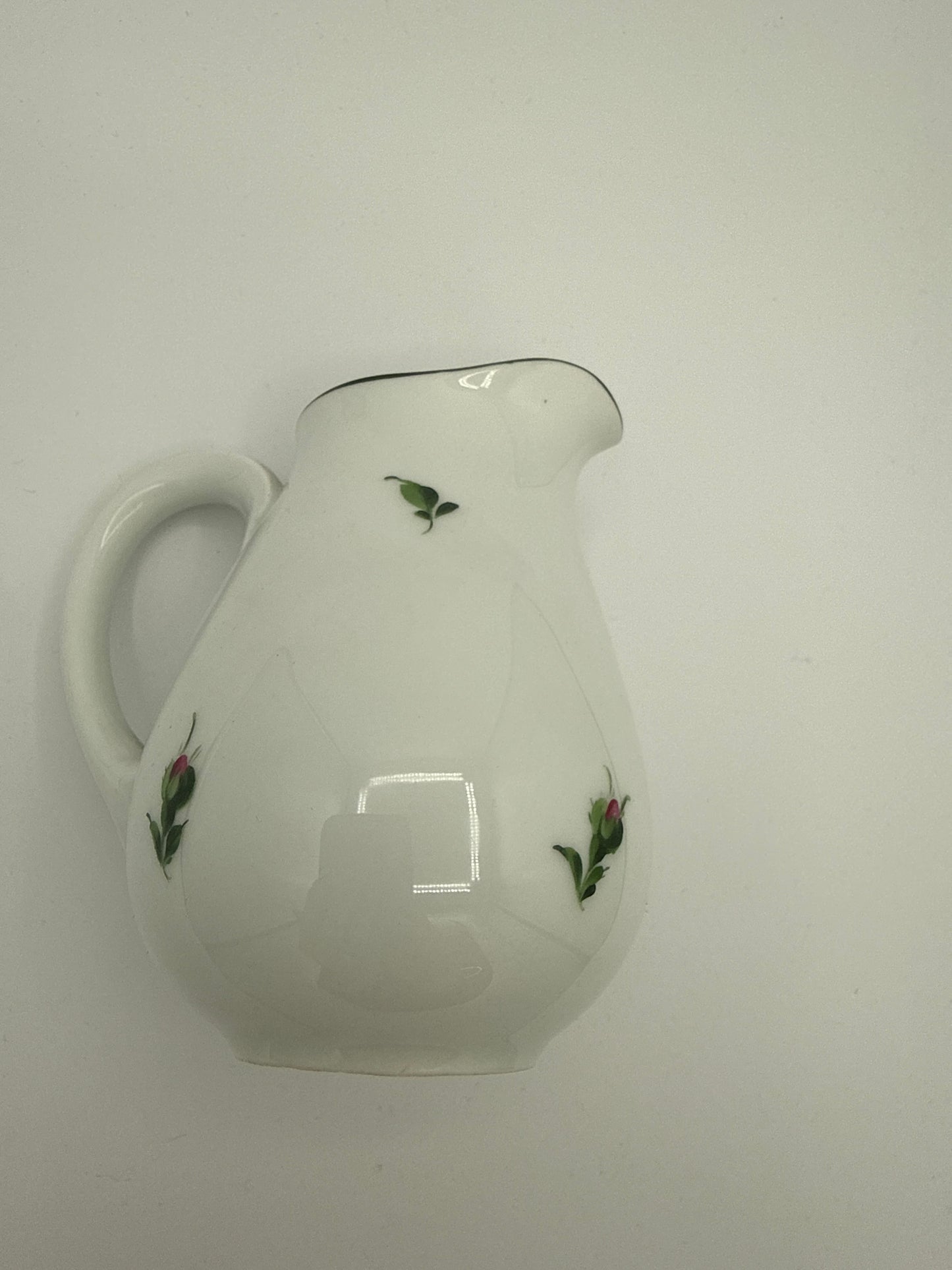 Augarten Wien – Milchkännchen „Wiener Rose“ mit grünem Randdekor