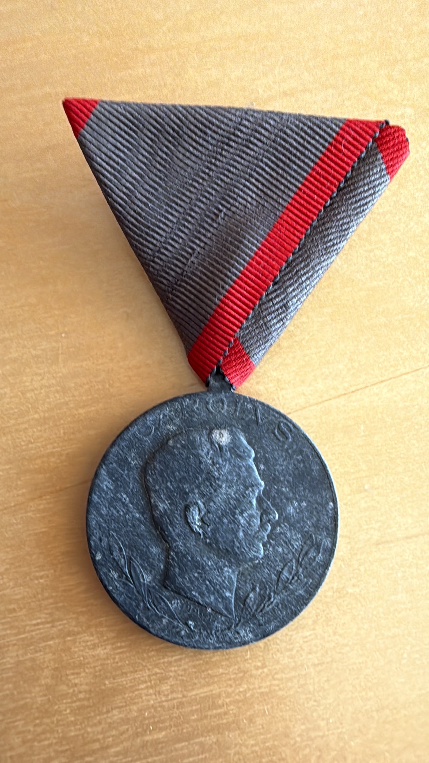 Verwundetenmedaille Karl einmalig am Band