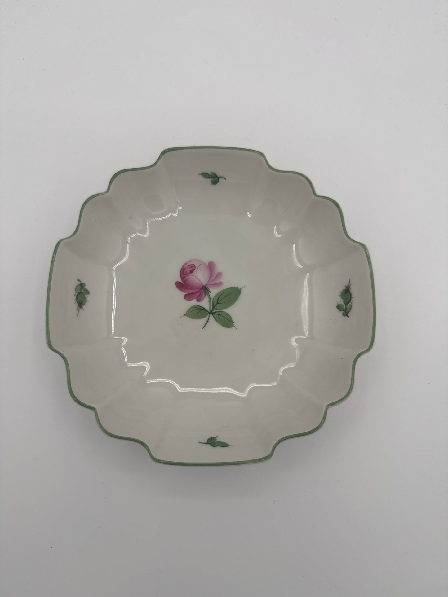 Augarten Wien – Schale „Wiener Rose“ mit grünem Randdekor