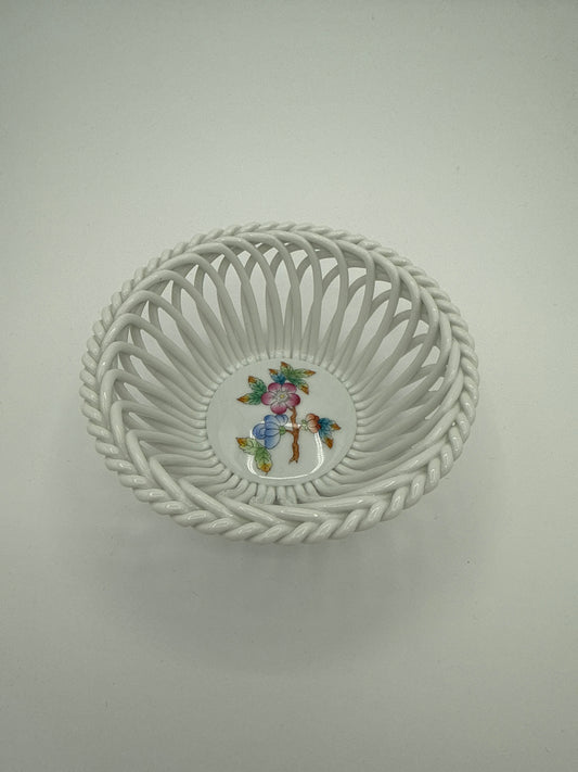 Herend Ungarn - Feine durchbrochene Porzellanschale mit Blumenmalerei