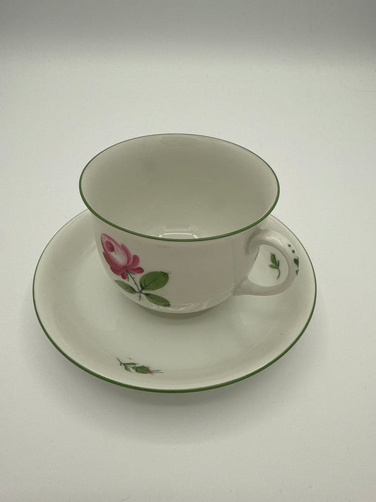 Augarten Wien – Teetasse mit Untertasse „Wiener Rose“ mit grünem Randdekor