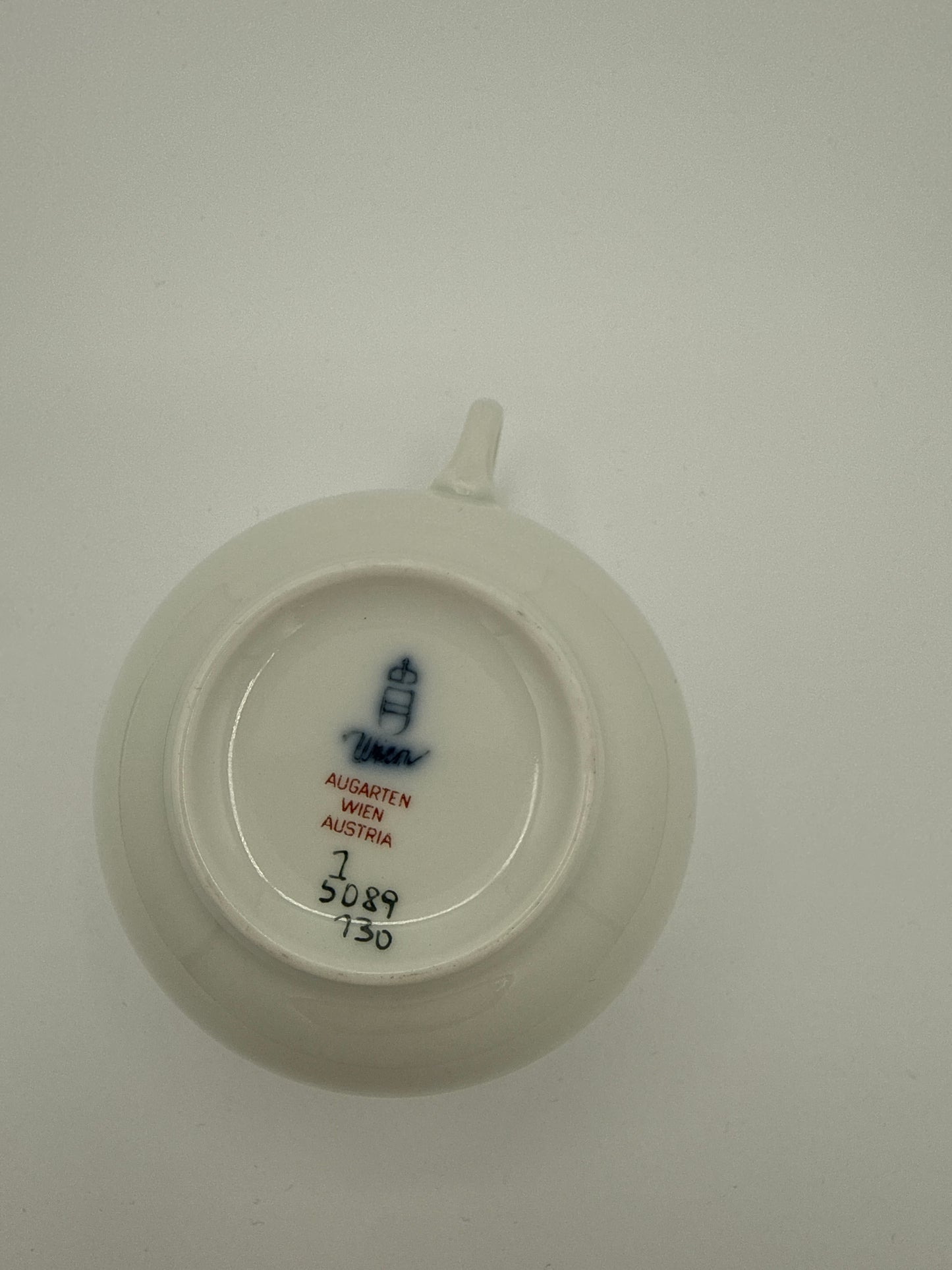 Augarten Wien – Teetasse „Wiener Rose“ mit grünem Randdekor