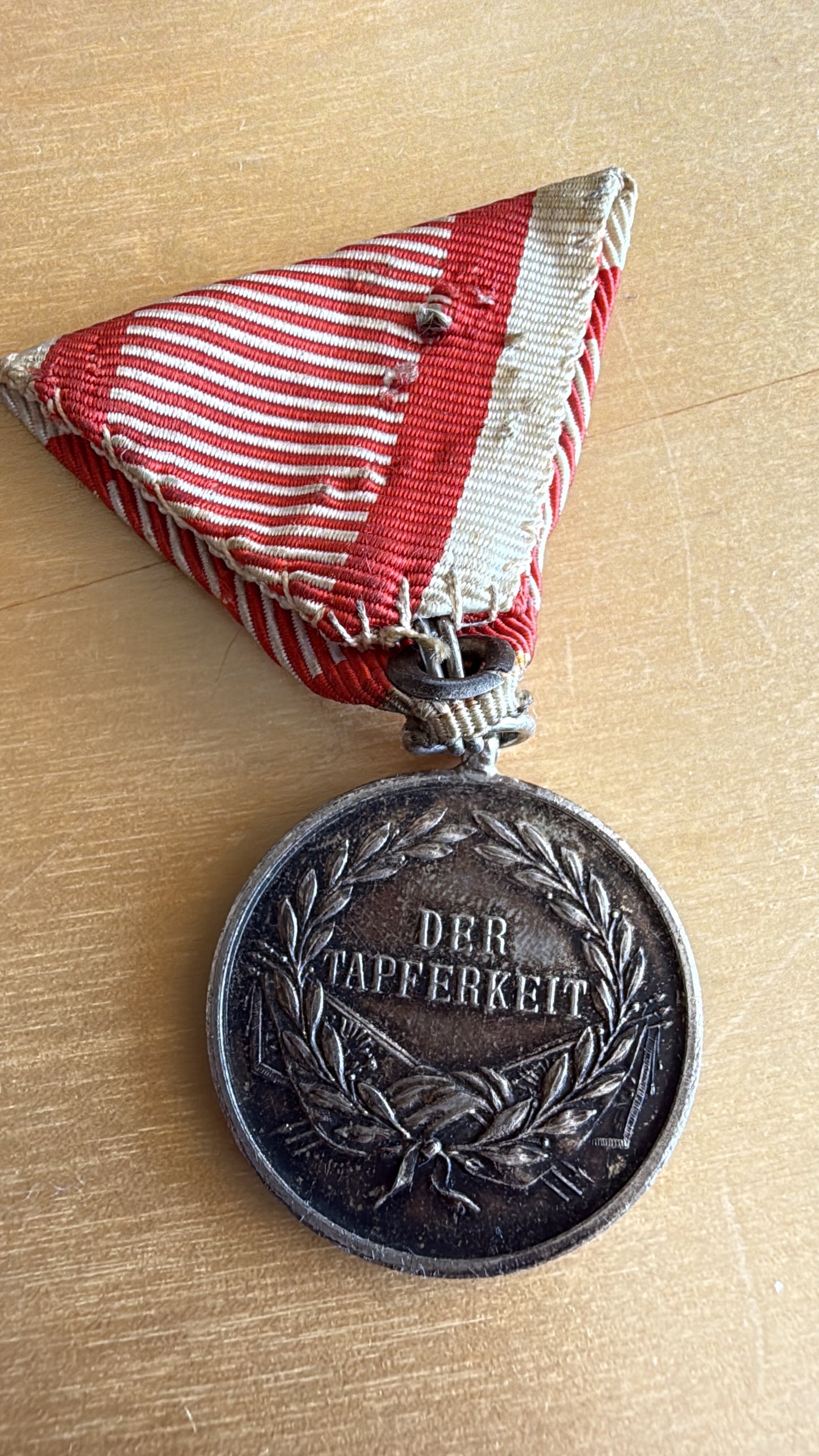 Tapferkeitsmedaille Franz Josef klein versilbert am Band