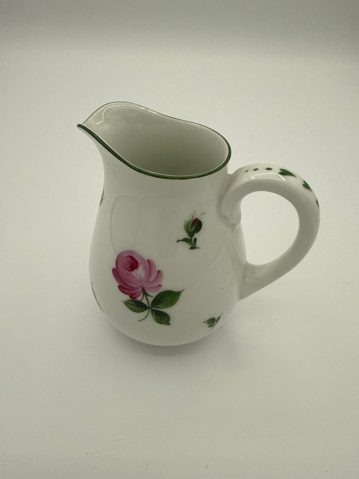 Augarten Wien – Milchkännchen „Wiener Rose“ mit grünem Randdekor