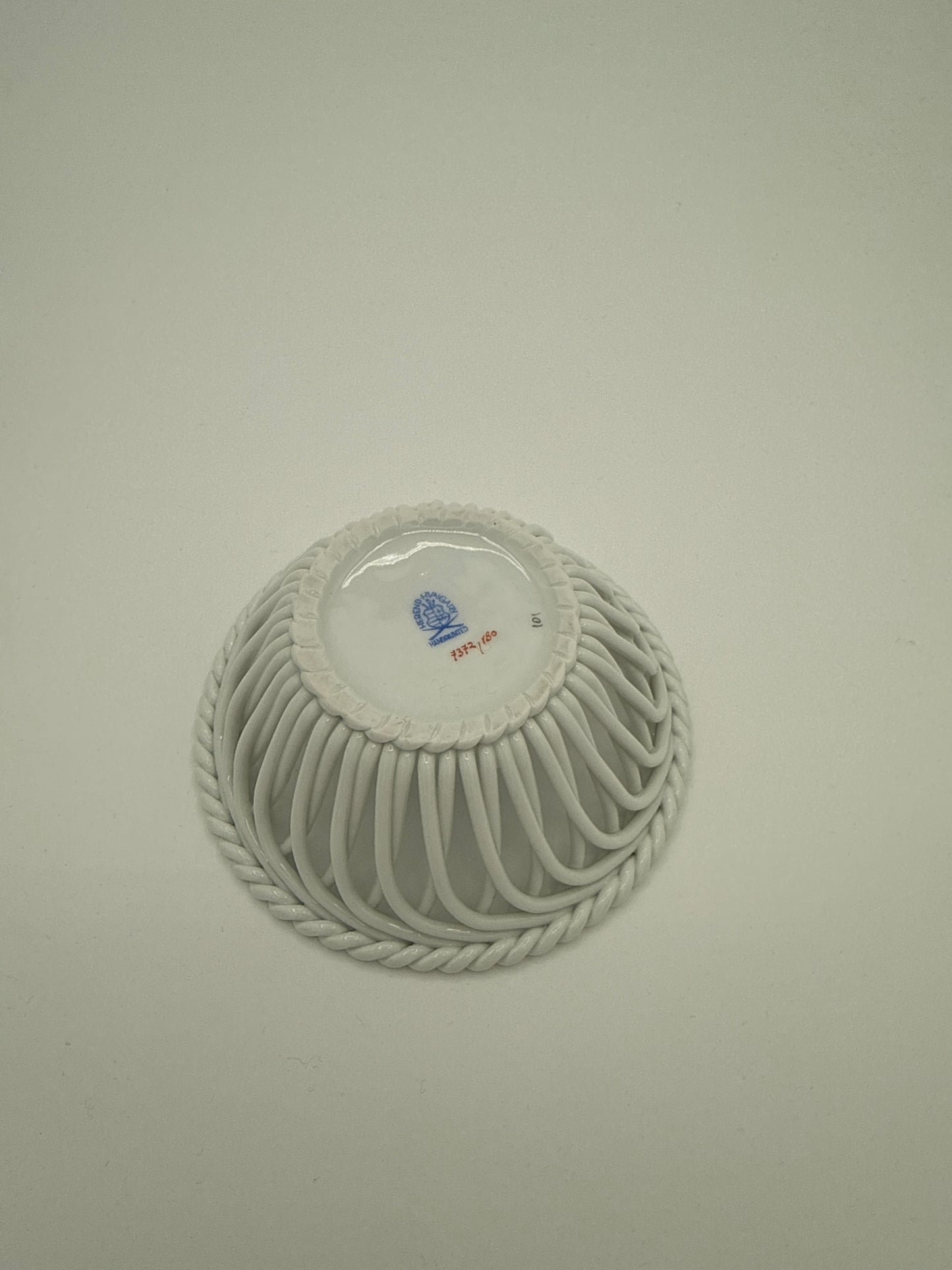 Herend Ungarn - Feine durchbrochene Porzellanschale mit Blumenmalerei