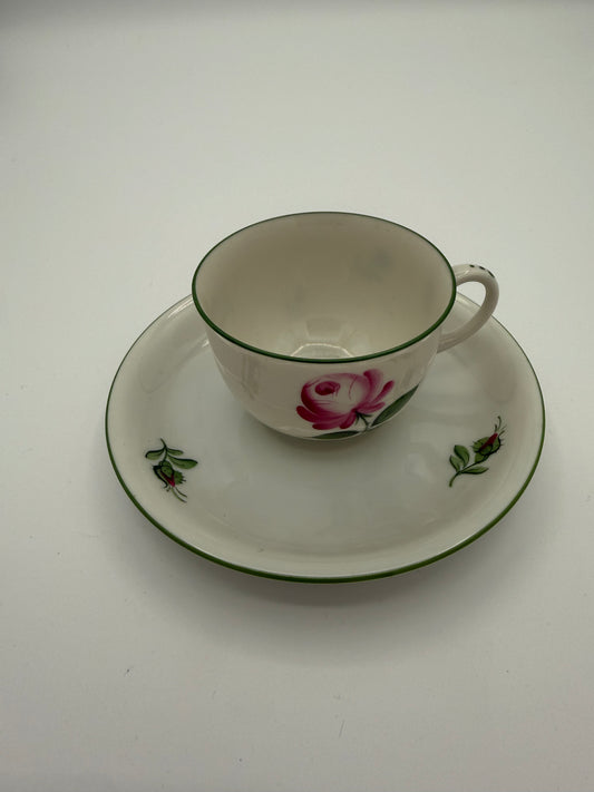 Augarten Wien – Wiener Rose
Mokkatasse mit Untertasse, grüner Randdekor