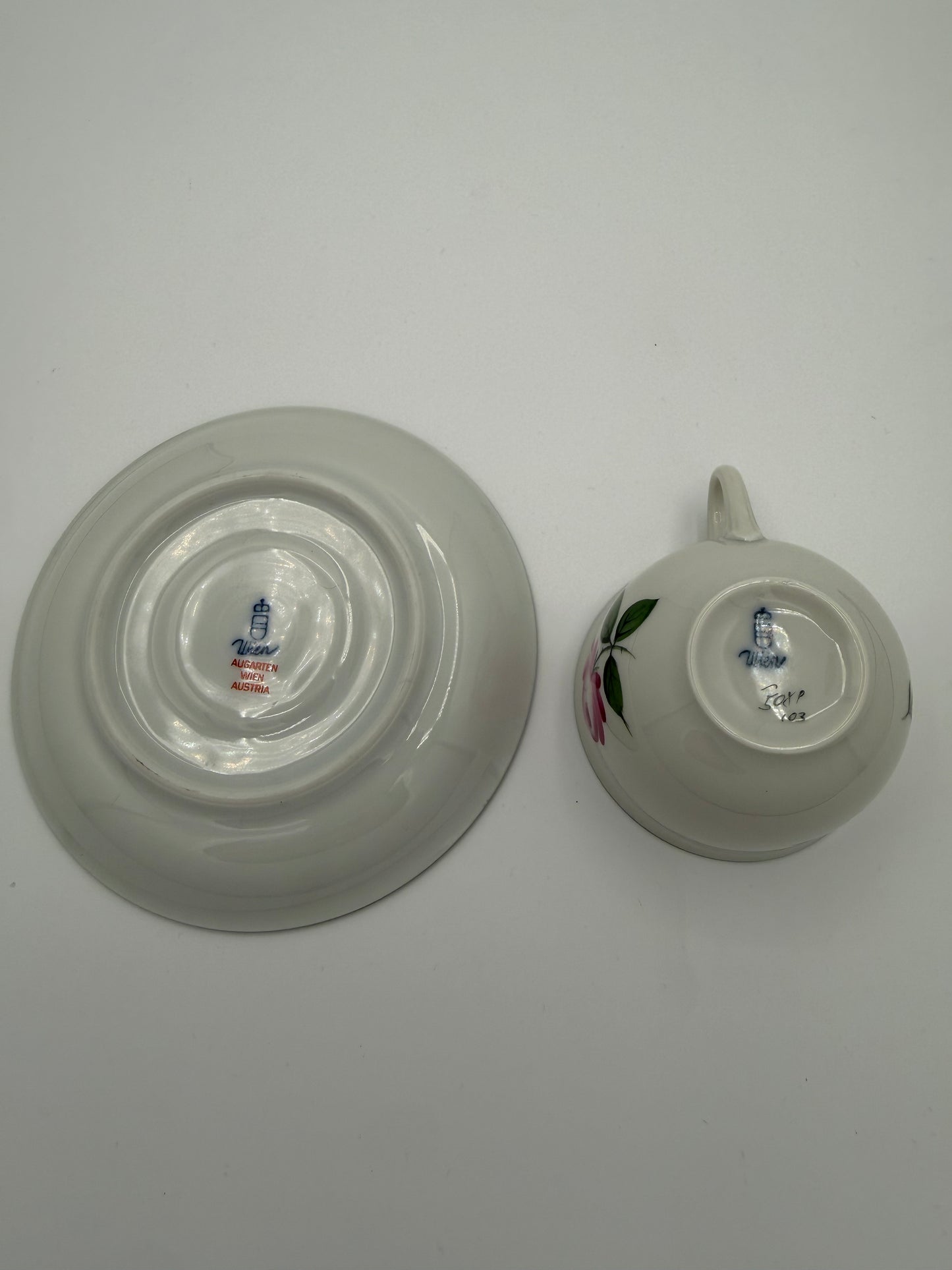 Augarten Wien – Wiener Rose
Mokkatasse mit Untertasse, grüner Randdekor