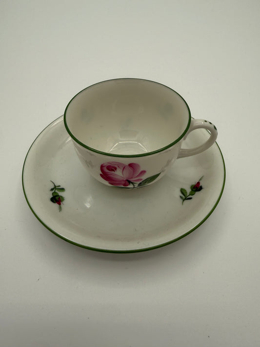 Augarten Wien – Wiener Rose
Mokkatasse mit Untertasse, grüner Randdekor