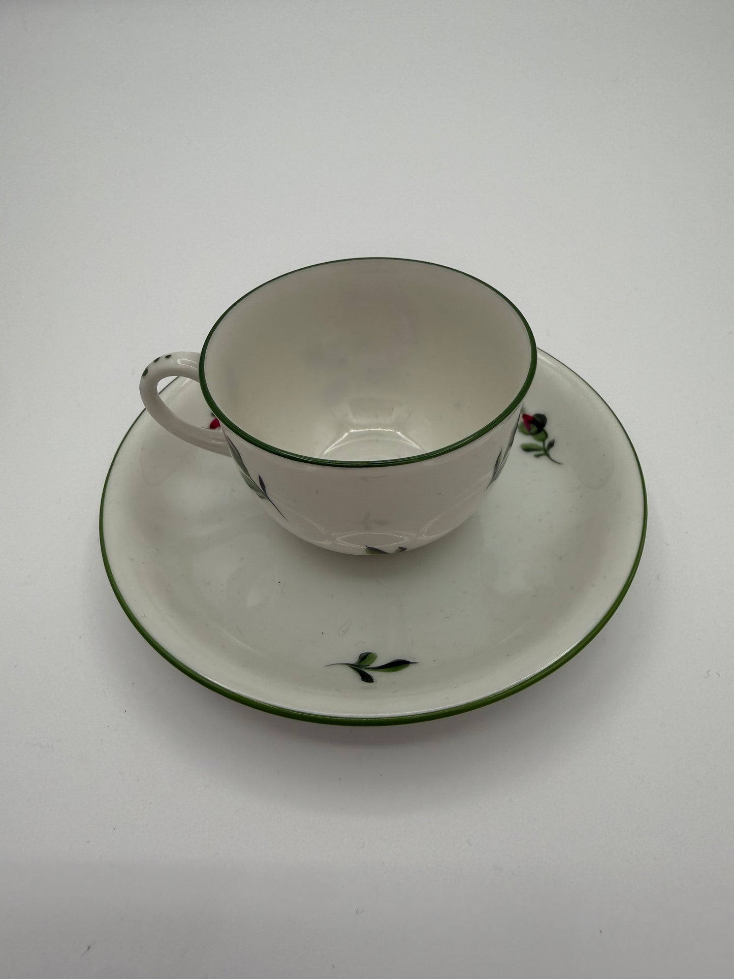 Augarten Wien – Wiener Rose
Mokkatasse mit Untertasse, grüner Randdekor