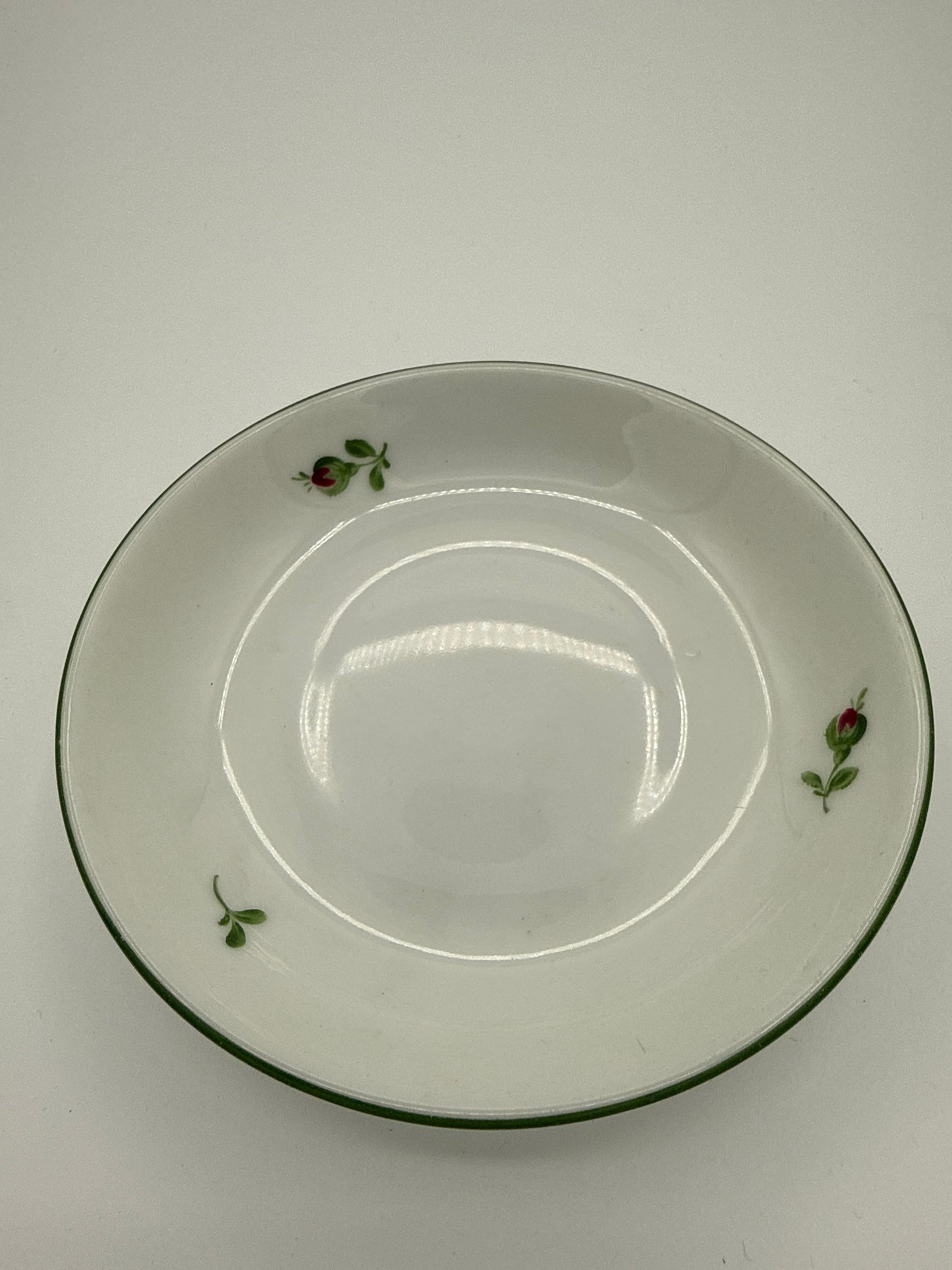 Augarten Wien – Wiener Rose
Suppen-/Dessertschale flach, grüner Randdekor