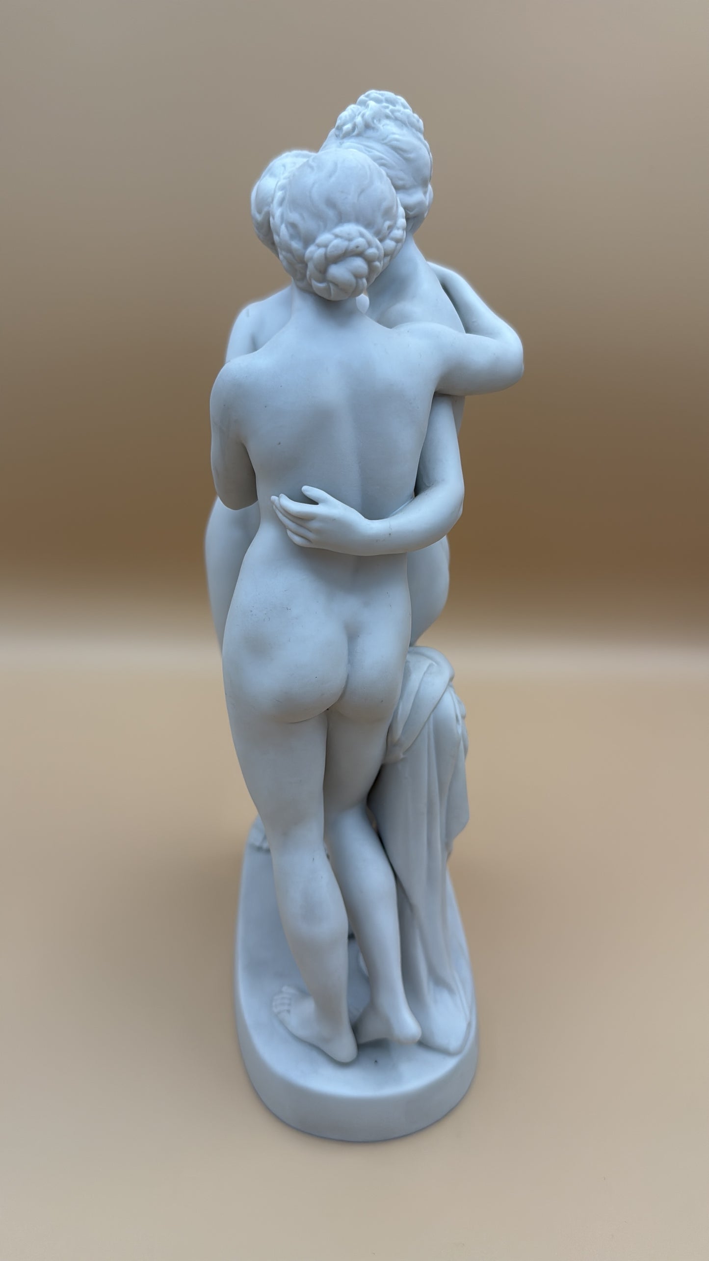 Die drei Grazien, Hertwig, Katzhütte, Biskuitporzellan, Höhe 22,5 cm, Pressmarke